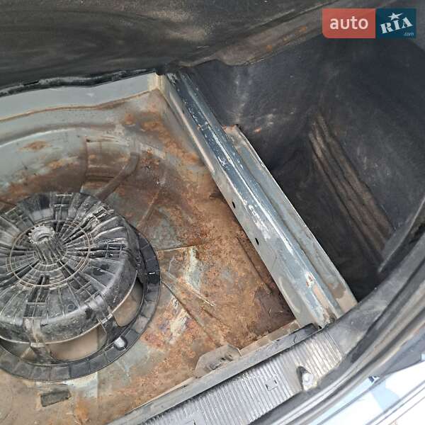 Седан Mercedes-Benz E-Class 2001 в Тульчині