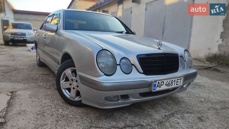 Седан Mercedes-Benz E-Class 2000 в Новояворовске