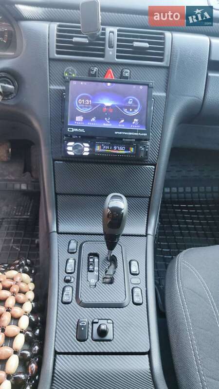 Седан Mercedes-Benz E-Class 2000 в Новояворовске