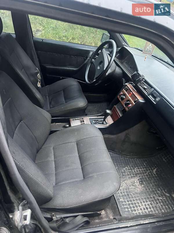 Mercedes-Benz E-Class 1989 Mercedes-Benz E-Class 1989