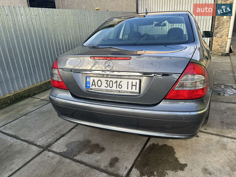 Седан Mercedes-Benz E-Class 2008 в Ужгороді