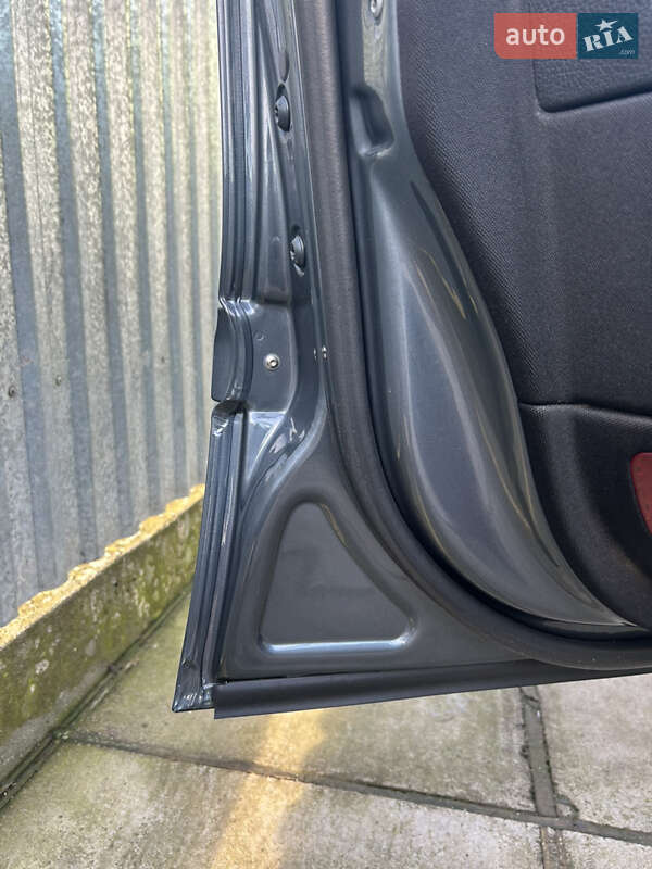 Седан Mercedes-Benz E-Class 2008 в Ужгороді