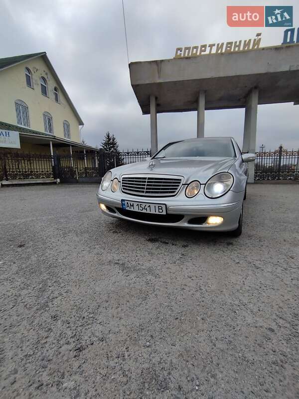 Mercedes-Benz E-Class 2004
