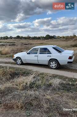 Седан Mercedes-Benz E-Class 1986 в Баштанке