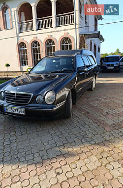 Катафалк Mercedes-Benz E-Class 2001 в Коломиї