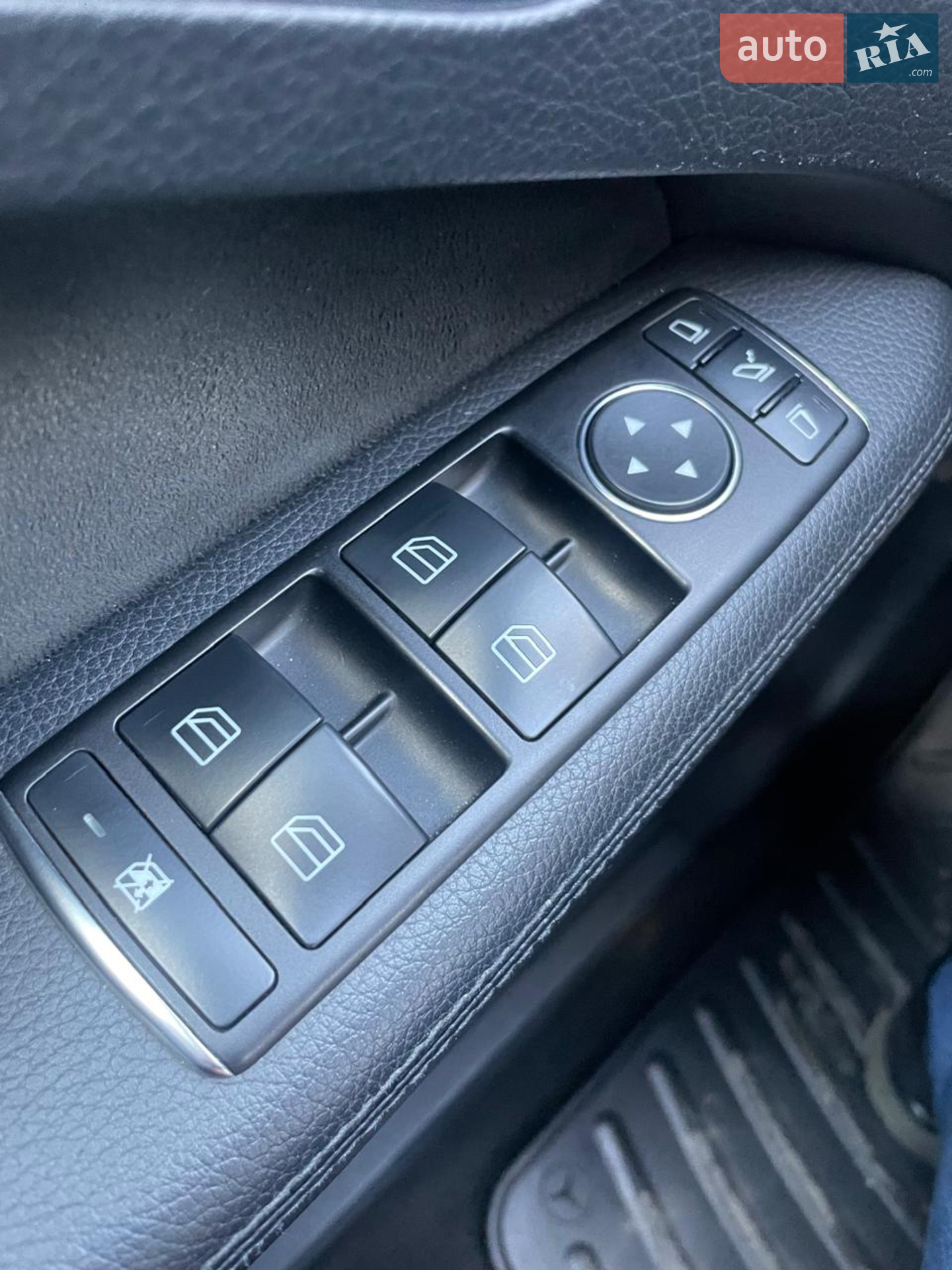 2013 Mercedes-Benz E-klasse - мініатюра 11