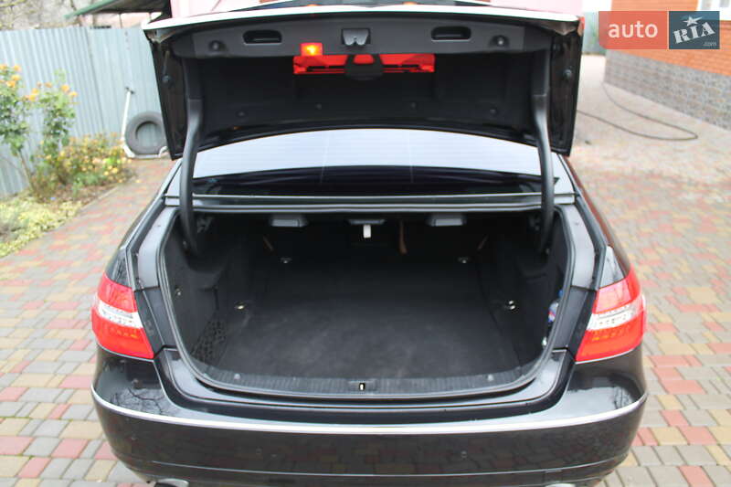 Седан Mercedes-Benz E-Class 2010 в Киверцах фото 17 Седан Mercedes-Benz E-Class 2010 в Киверцах
