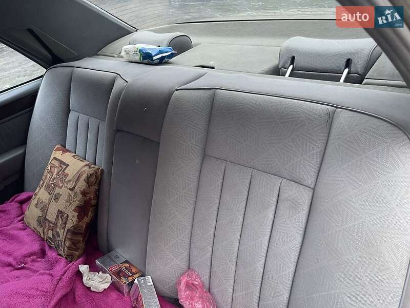 Седан Mercedes-Benz E-Class 1988 в Кропивницькому фото 8 Седан Mercedes-Benz E-Class 1988 в Кропивницькому