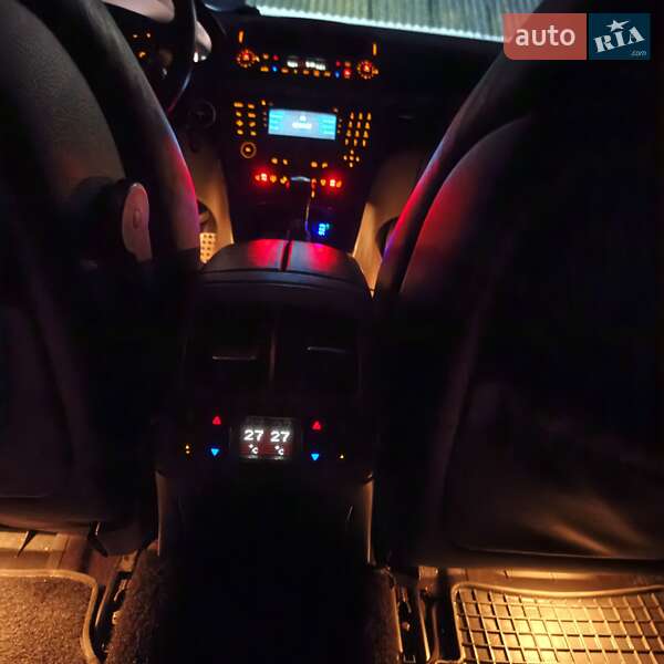 Седан Mercedes-Benz E-Class 2005 в Житомирі