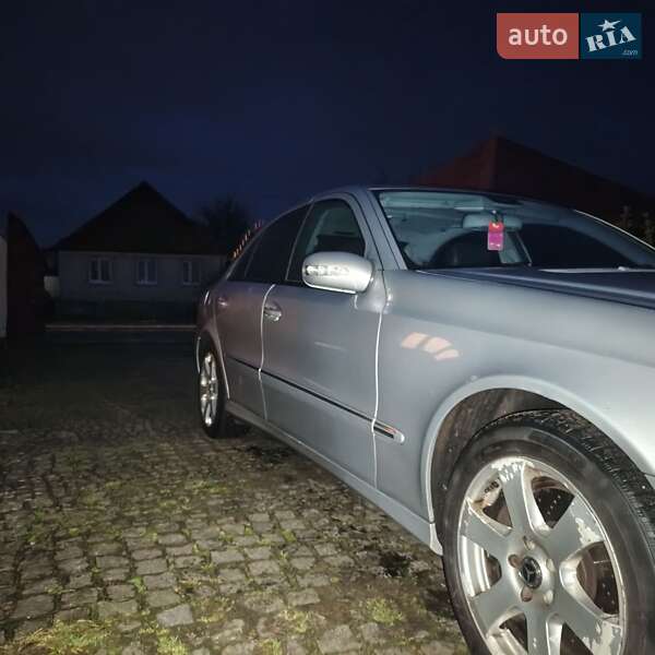 Седан Mercedes-Benz E-Class 2005 в Житомирі