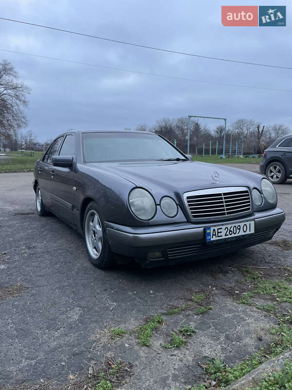 Седан Mercedes-Benz E-Class 1999 в Кривом Роге