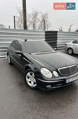 Седан Mercedes-Benz E-Class 2004 в Днепре
