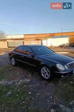 Седан Mercedes-Benz E-Class 2005 в Виннице