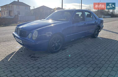 Седан Mercedes-Benz E-Class 2000 в Городенке