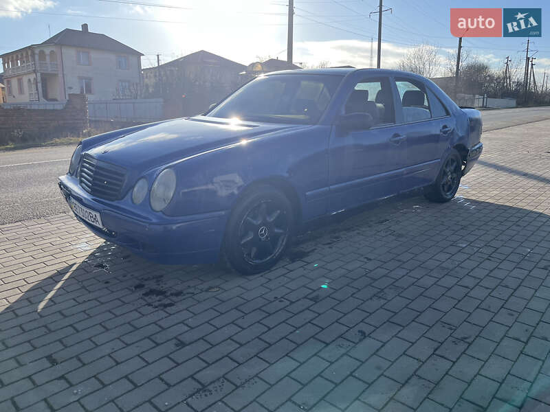 Mercedes-Benz E-Class 2000 Mercedes-Benz E-Class 2000