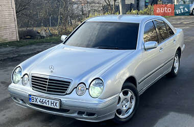 Седан Mercedes-Benz E-Class 2000 в Черновцах