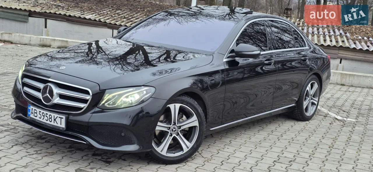 Продам Mercedes-Benz W213 E220d 143 квт 194 к.с. 9G-Tronic
Без дтп,чудовий стан кузова.
Оригінальний пробіг,сервіс
Комплектація:
- 2.2 дизель 194 к.с.
- автомат 9G-Tronic
- топова оптика Multibeam
- стопи Swarovski Crystals
- шкіряний салон з алькантарою, підігріви
- система автоматичного паркування
- контурна підсвітка салону
- задня камери
- парктроніки
- багатозонний клімат контроль
- круїз контроль
- мультикермо
- навігація
- електро дзеркала 
- датчики світла та дощу
- автозатемнення дзеркал
- атермальне лобове скло
- start/stop
- оригінальні титани р18 на новій зимовій резині 
Та багато іншого.
Двигун,коробка,підвіска в ідеальному стані
Екологія не вирізана,присутня
Росхід по місту 7л за містом 5.5л дизель
Чудова динаміка та зовнішній вигляд
Автомобіль вкладень не потребує взагалі
Після ТО, замінена олива та фільтри, тормозні колодки.
Можливий адекватний обмін
Торг біля авто.