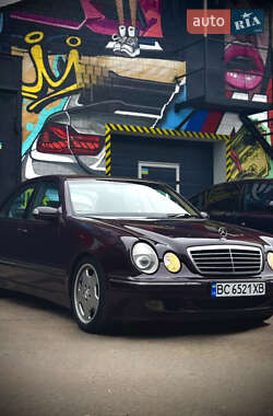 Седан Mercedes-Benz E-Class 2001 в Киеве