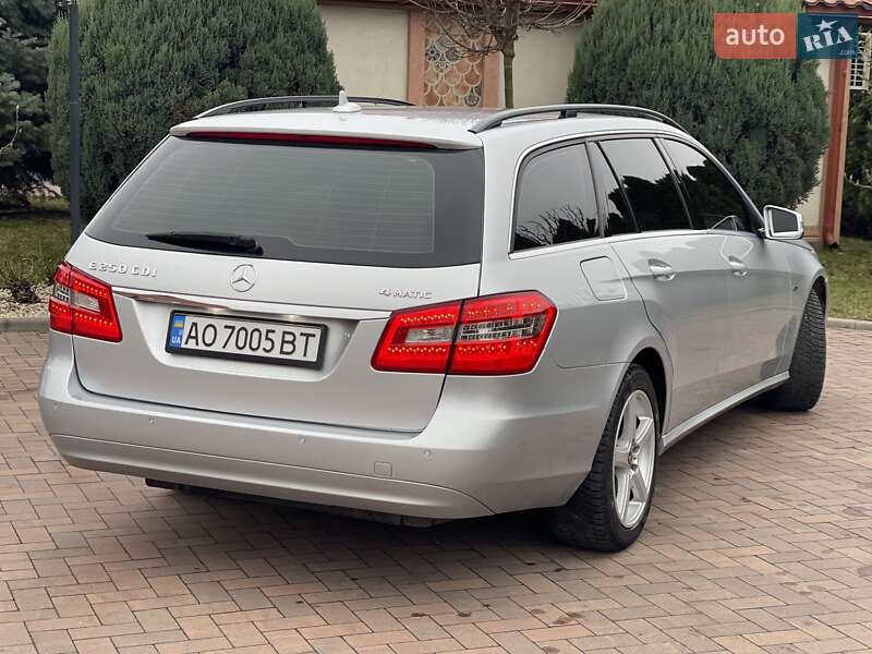 Универсал Mercedes-Benz E-Class 2012 в Ивано-Франковске