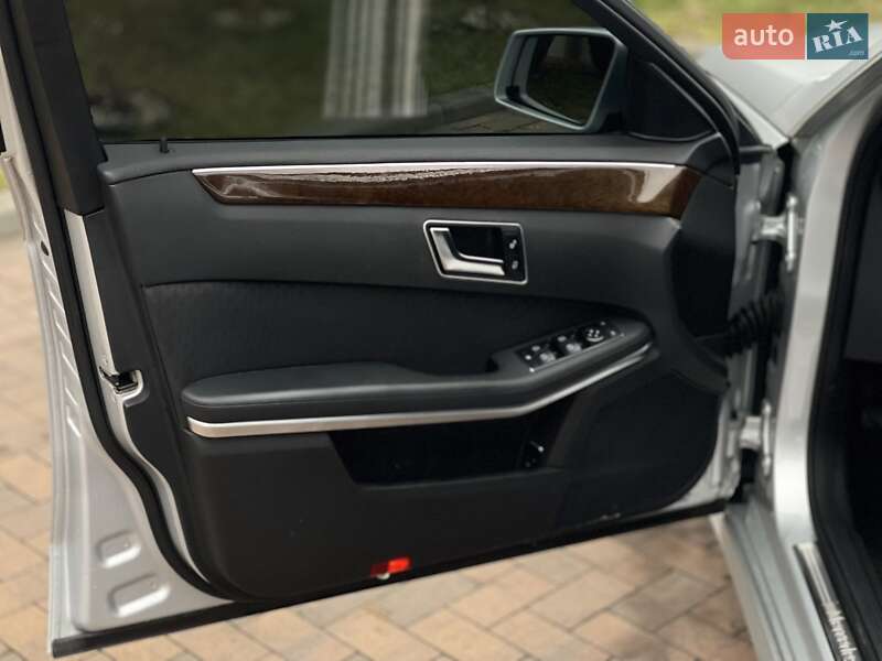 Универсал Mercedes-Benz E-Class 2012 в Ивано-Франковске