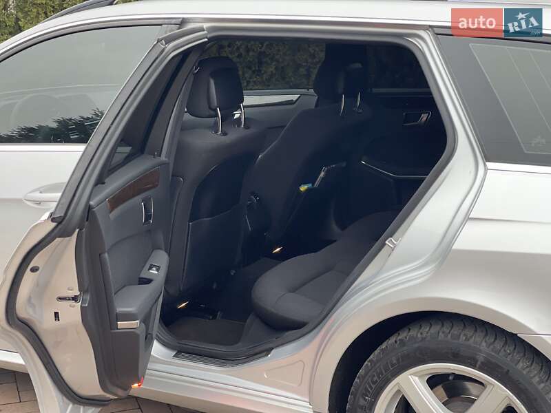 Универсал Mercedes-Benz E-Class 2012 в Ивано-Франковске