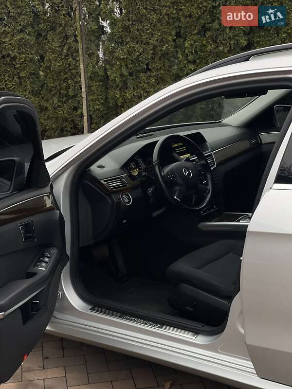 Универсал Mercedes-Benz E-Class 2012 в Ивано-Франковске