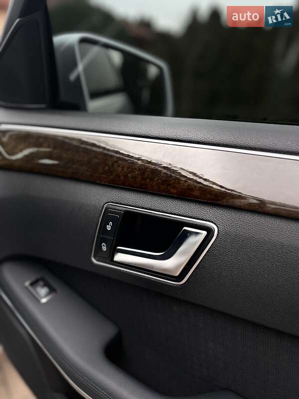 Универсал Mercedes-Benz E-Class 2012 в Ивано-Франковске