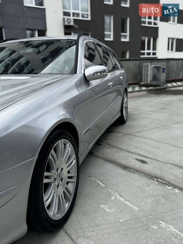 Mercedes-Benz E-Class 2005