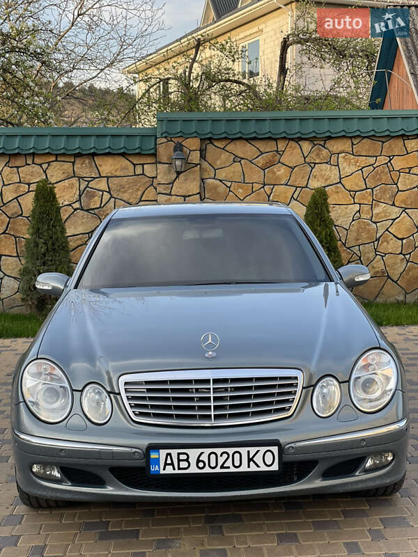 Седан Mercedes-Benz E-Class 2005 в Могилів-Подільському