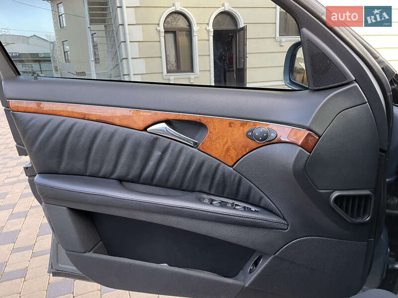 Седан Mercedes-Benz E-Class 2005 в Могилів-Подільському