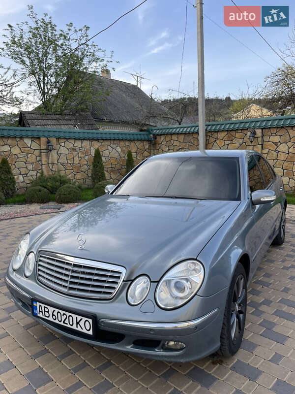 Седан Mercedes-Benz E-Class 2005 в Могилів-Подільському