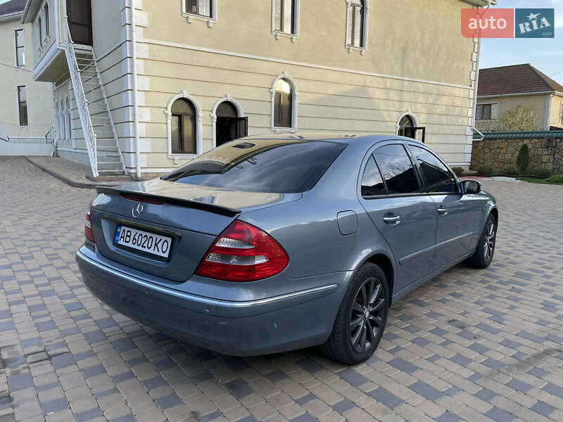 Седан Mercedes-Benz E-Class 2005 в Могилів-Подільському