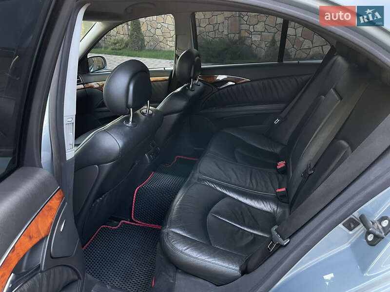 Седан Mercedes-Benz E-Class 2005 в Могилів-Подільському
