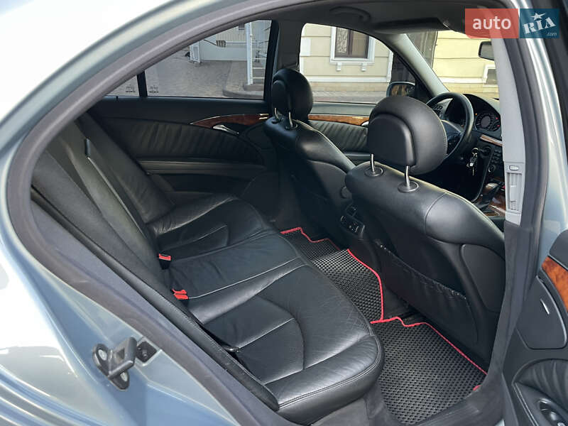 Седан Mercedes-Benz E-Class 2005 в Могилів-Подільському