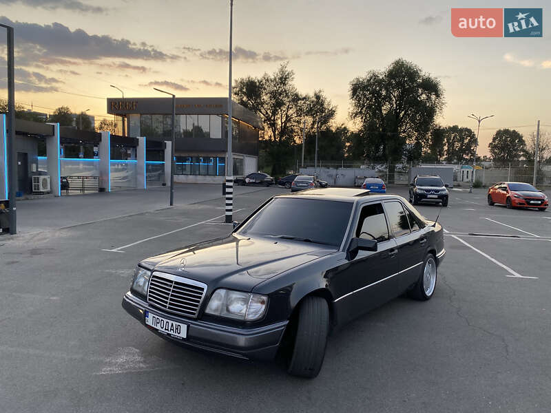 Mercedes-Benz E-Class 1994