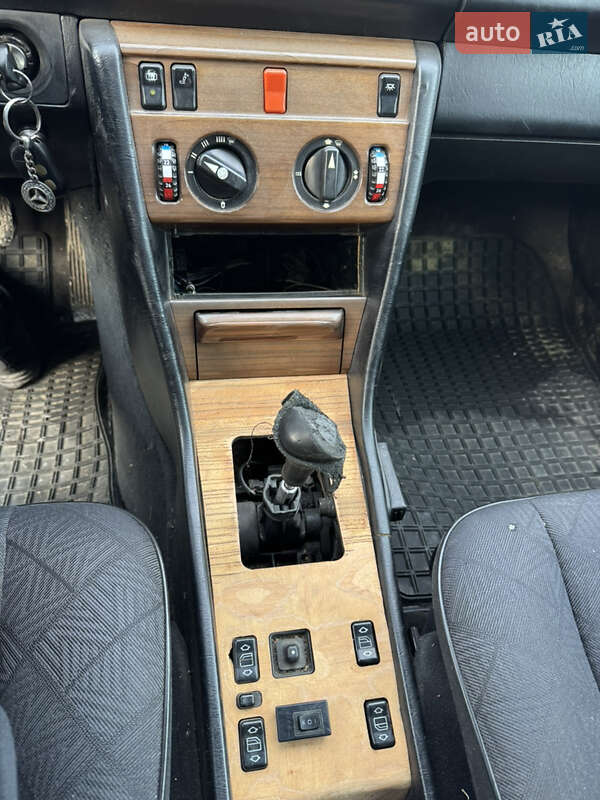 Седан Mercedes-Benz E-Class 1989 в Львові фото 12 Седан Mercedes-Benz E-Class 1989 в Львові