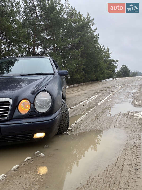 Mercedes-Benz E-Class 1997 Mercedes-Benz E-Class 1997