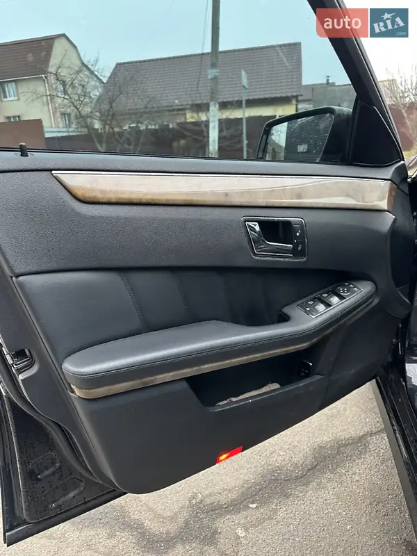 Mercedes-Benz E Class 2009 VIN WDD2120031A009307 фото оголошення 9 з 45