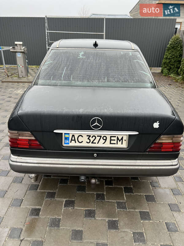 Седан Mercedes-Benz E-Class 1994 в Ровно