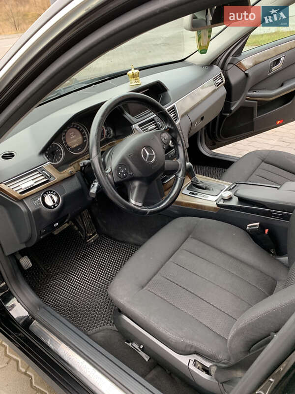 Седан Mercedes-Benz E-Class 2009 в Виноградові