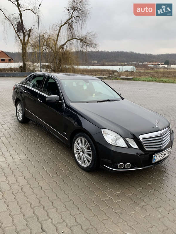 Седан Mercedes-Benz E-Class 2009 в Виноградові