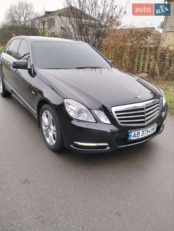 Mercedes-Benz E-Class 2011 Mercedes-Benz E-Class 2011