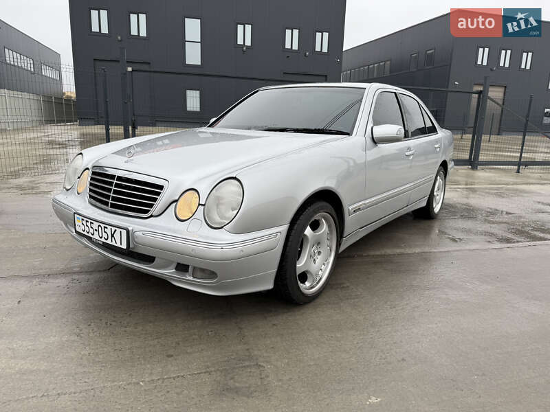 Седан Mercedes-Benz E-Class 2001 в Києві