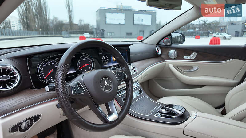 Седан Mercedes-Benz E-Class 2016 в Києві