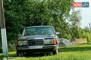 Седан Mercedes-Benz E-Class 1981 в Луцьку