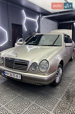 Седан Mercedes-Benz E-Class 1996 в Одессе