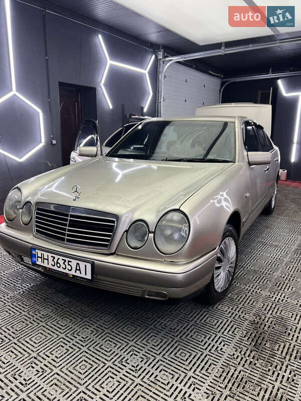 Mercedes-Benz E-Class 1996 Mercedes-Benz E-Class 1996