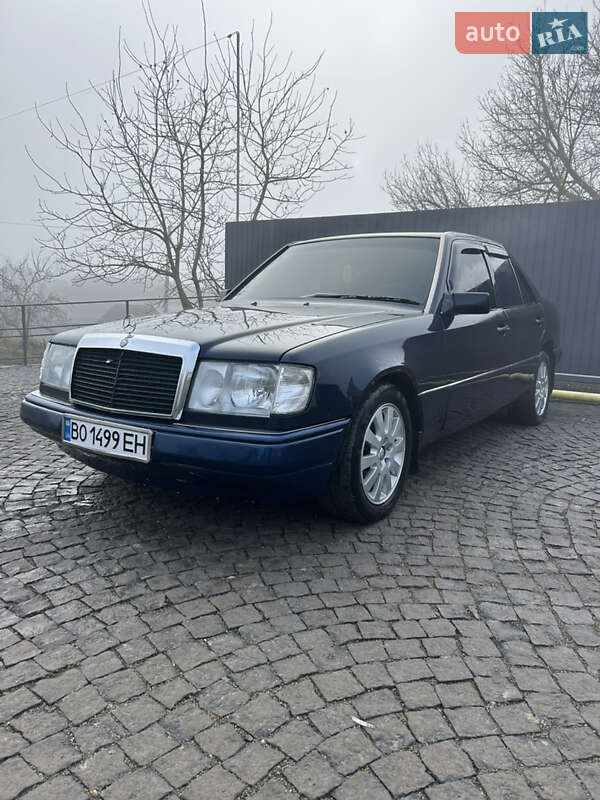 Mercedes-Benz E-Class 1992