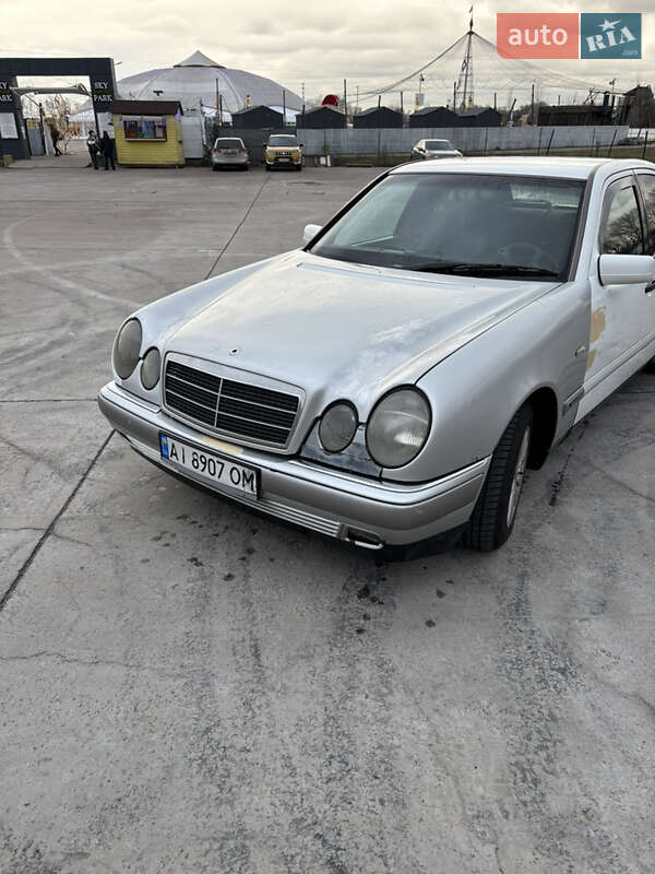 Седан Mercedes-Benz E-Class 1998 в Києві
