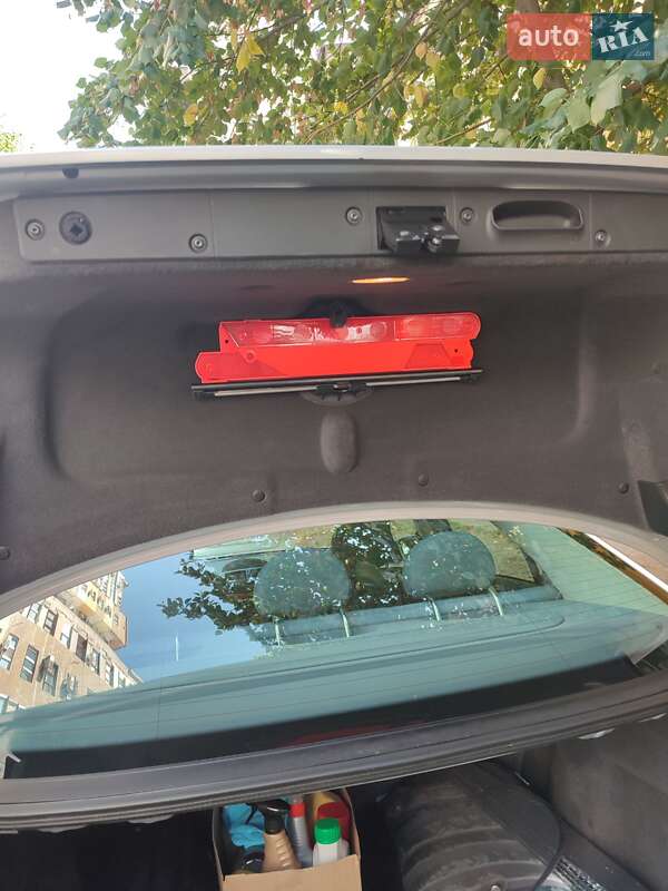 Седан Mercedes-Benz E-Class 2003 в Києві